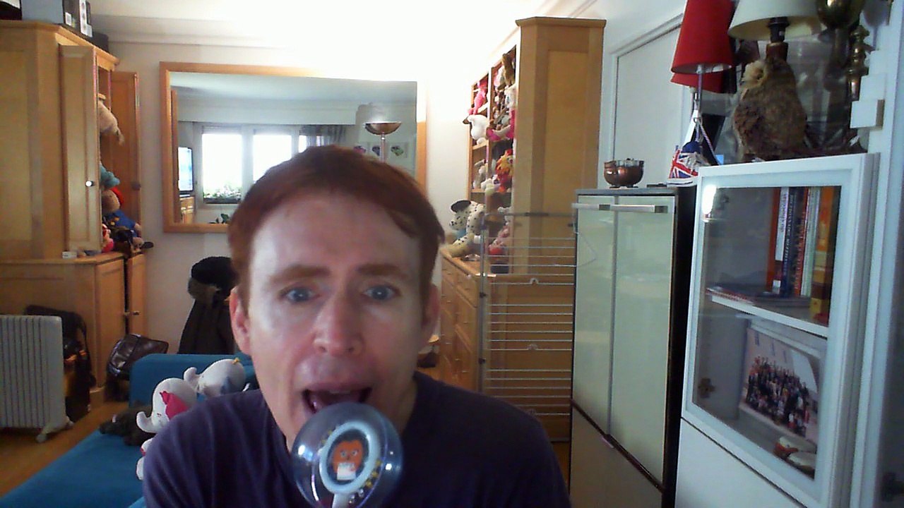 Wiwi égratigne "ding dong" de Dana International