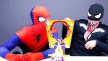 Человек-паук против Венома против Джокера против Бэтмена пирог лицо вызов! Смешные Супергерои