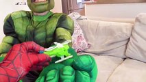Spiderman Vs Hulk Happy Meal Lucha! w/ Frozen Elsa Joker y el Veneno de la Película de Superhéroes de la Vida Real