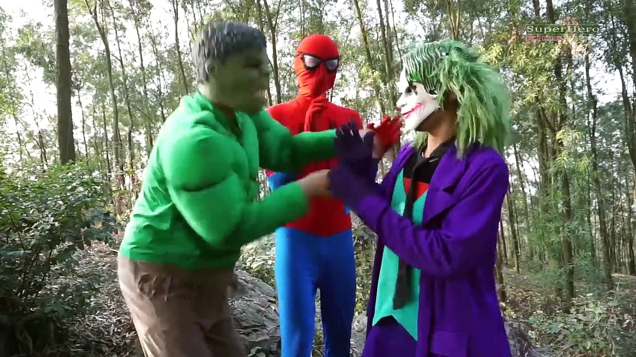 Человек-паук Эльза против Джокера видел тирекса мир динозавров нападения W/замороженные Анна Халк Малефисента удовольствие