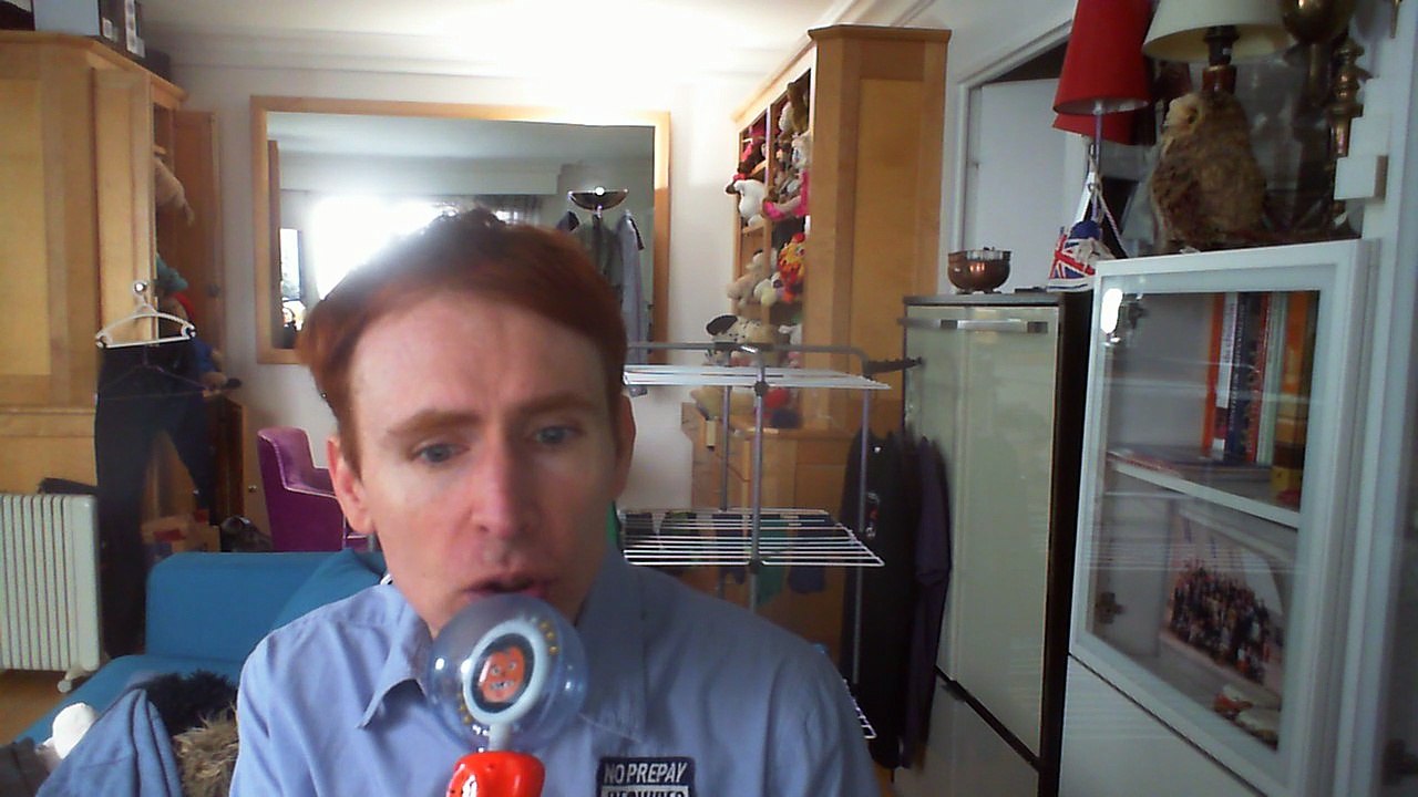 Wiwi égratigne "différent" de l'Institut & The Shin Sekai