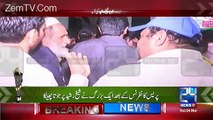 Exclusive Video Of Old Man Throwing Peshwari Chappal On Sheikh Rasheed