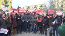 Report TV - Tiranë, forumet politike bashkë në protestë: Lironi Ramushin!