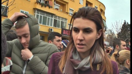 Forumet politike lënë mënjanë bindjet, protestojnë bashkë për lirimin e Haradinajt