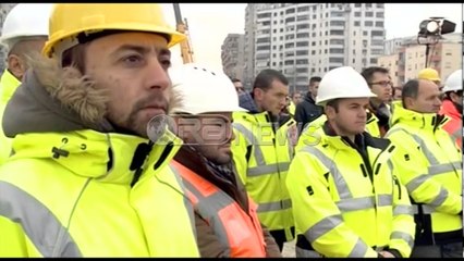 Ora News – Rama dhe Veliaj vendosin pllakën e parë në bulevardin e ri