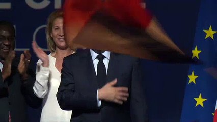 Fillon à ses partisans : «n'abdiquez pas !»