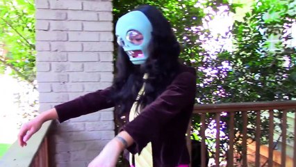 Spiderman & Catwoman vs Zombie: Scary Hide & Seek game