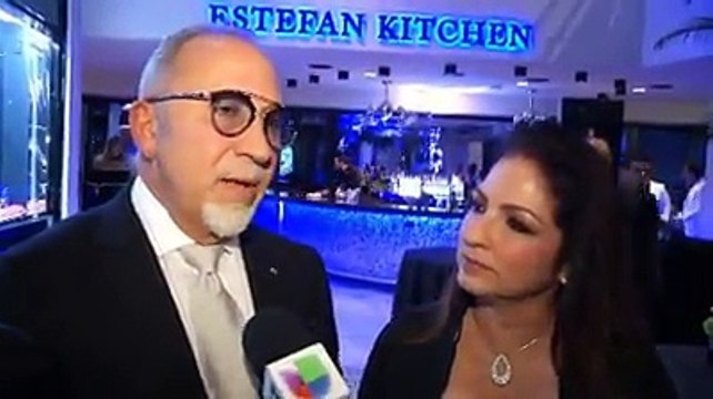 MENSAJE DE EMILIO Y GLORIA ESTEFAN A LOS CUBANOS RECIÉN LLEGADOS A ESTADOS UNIDOS