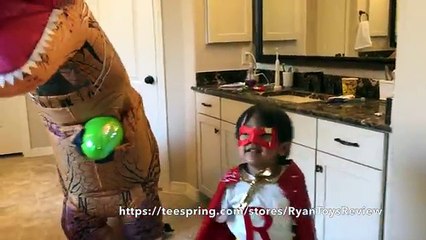 SUPERHERO KID SHARK attack dolphin! Ryan ToysReview T-Shirt Treasure Hunt Surprise Toys Ki