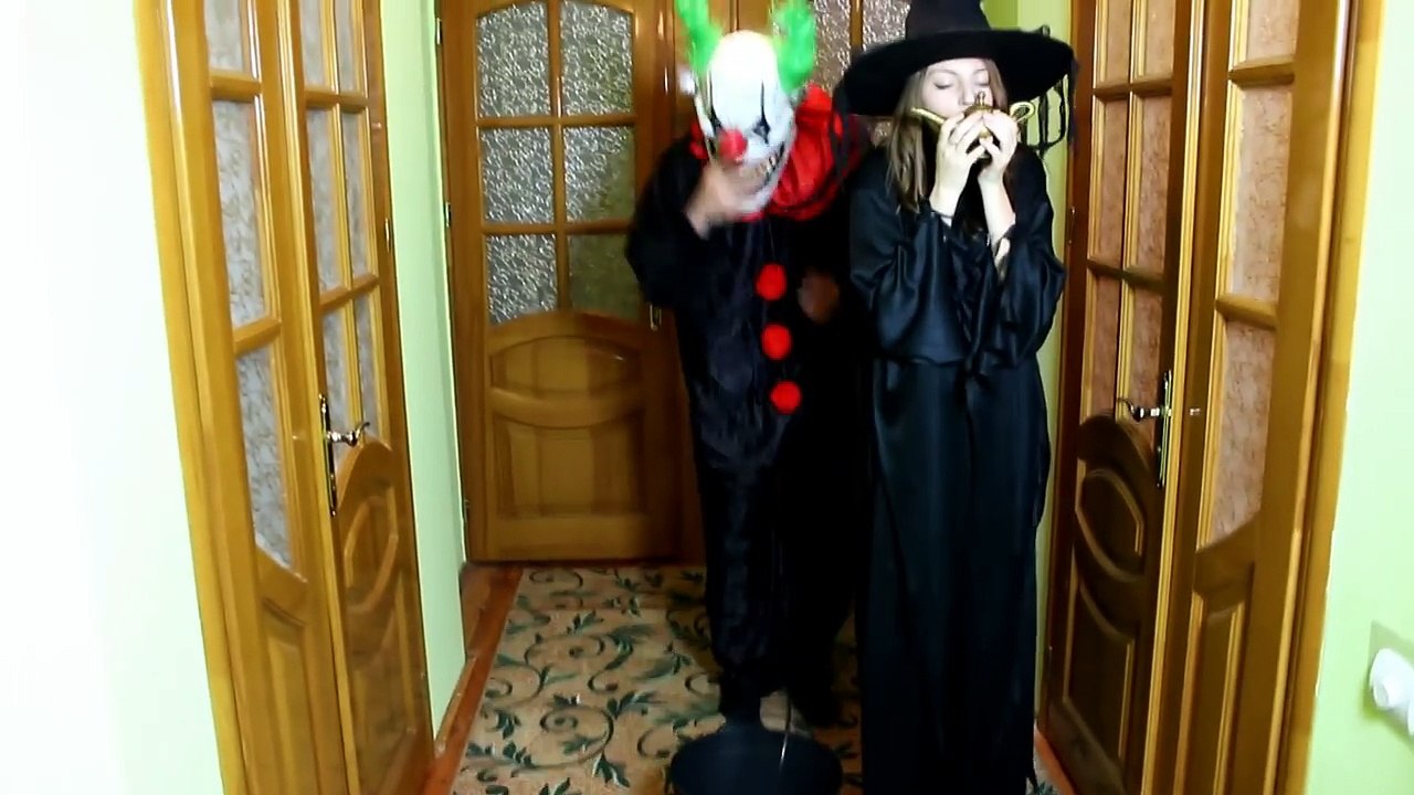 Frozen Elsa & Anna CUT DRESSES! w/ Spiderman Joker Princess Belle Ice Cream Spidergirl Sup