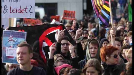 Partidarios y contrarios de la extrema derecha se manifiestan en Berlín