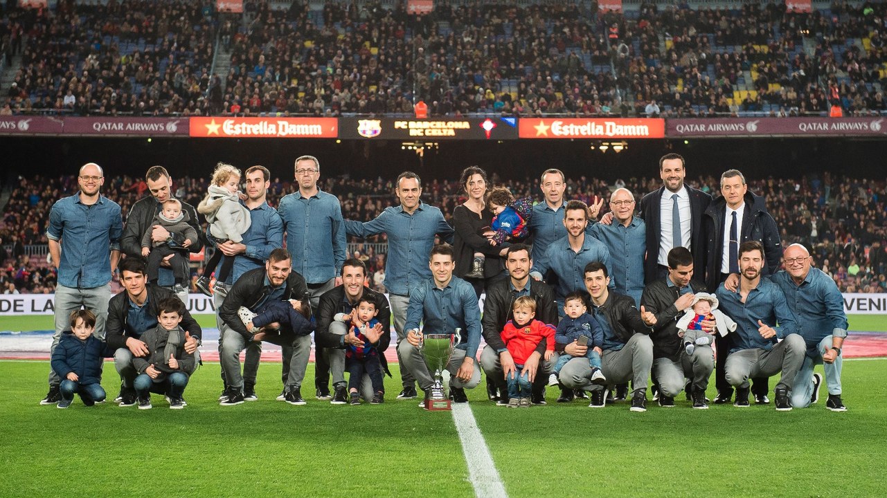 El Barça Lassa (hoquei patins) amb la Copa del Rei al Camp Nou