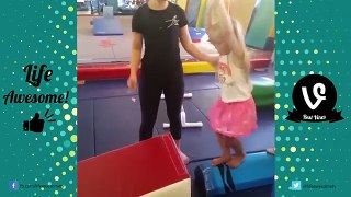 TRY NOT TO LAUGH or GRIN - Funny Kids Fails Collection #4 (Life Awesome)