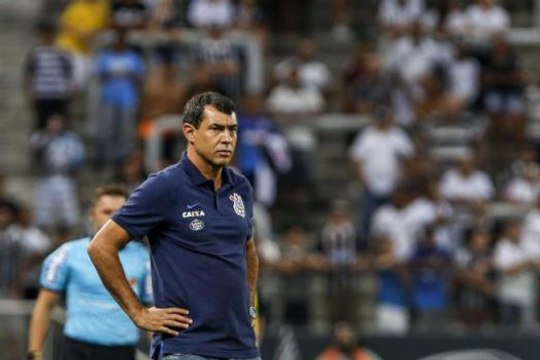 Carille elogia atuação de Jô e fala da desconfiança sobre o seu trabalho no Corinthians