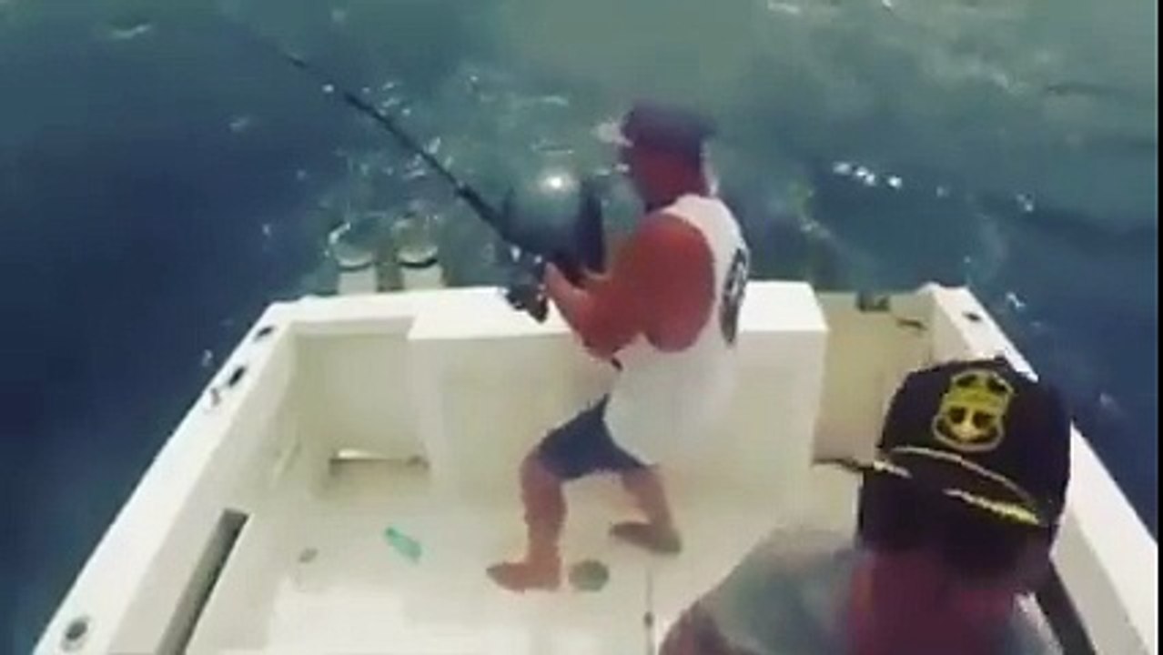 Amazing Fishing Fails In The World 24
