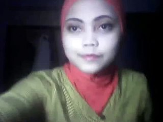 Video Memakai Jilbab Paris Artis Zaskia Adya Mecca Model 2014