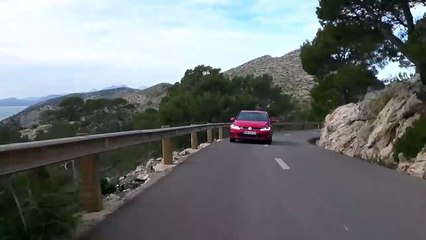 2017 VW Golf GTI Review-H3j8UCrQNvg