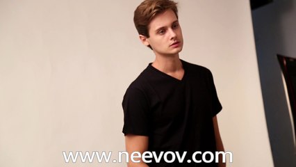 Men's Black V-Neck T-Shirts Half Sleeve @Neevov Shoot
