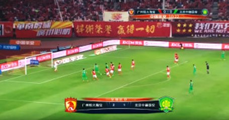 Burak Yılmaz, Kaçırdığı Golle Hayrete Düşürdü