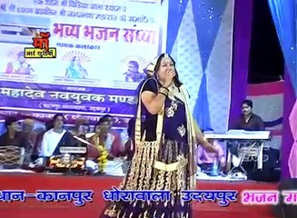 भजन कलाकार आशा वैष्णव दूध मांगोगे तो खीर देंगे कश्मीर मांगोगे तो चीर देंगे ियो