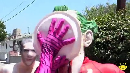 Frozen Elsa STEALS SANTAS COSTUME! w/ Spiderman Spidergirl Joker Evil Elsa Maleficent Sup
