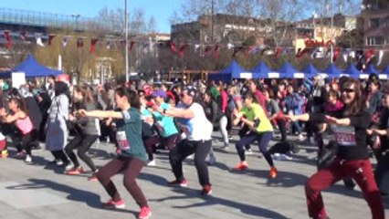 Dünya Kadınlar Günü Için Koştular