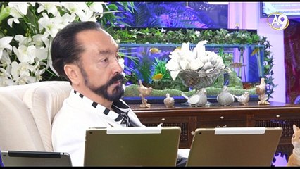 Münafık dinsizliği savunmakta ve Müslümanların aleyhine faaliyet yapmakta çok faaldir.