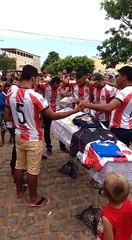 Jogadores prestam homenagem