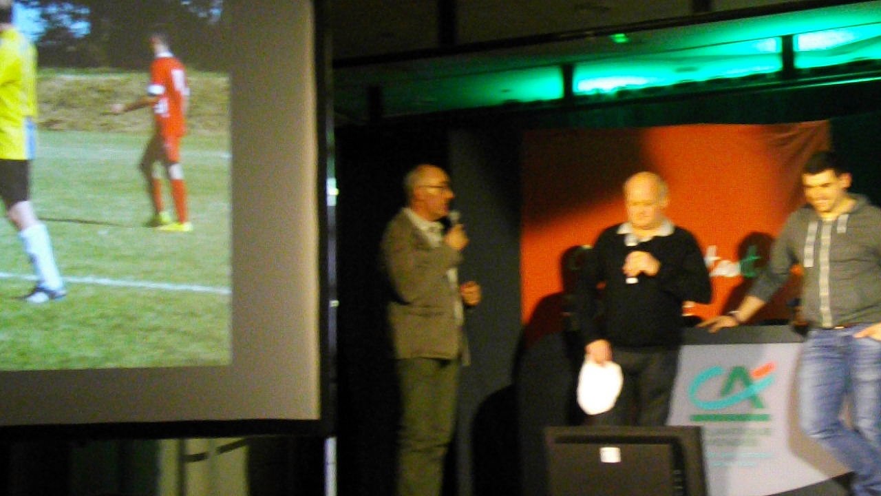 Discours de Mr MONDOUET Jean-Marc Président du club de l'US Alverne lors de la remise des maillots par le Crédit Agricole.