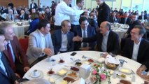 Bursa - Müezzinoğlu, CHP'li Vekile Bakarak CHP'yi Eleştirdi