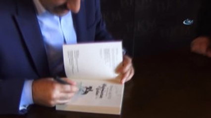 Yazar Sinan Akyüz Gerçek Bir Hikayeyi Anlattığı Kitabının İmza Gününde Okurlarıyla Buluştu