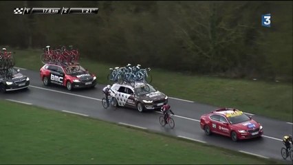 Paris-Nice : Romain Bardet disqualifié pour s'être accroché à une voiture