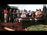 Proses Pemakaman Korban Pembunuhan Sekeluarga di Wonogiri - NET5