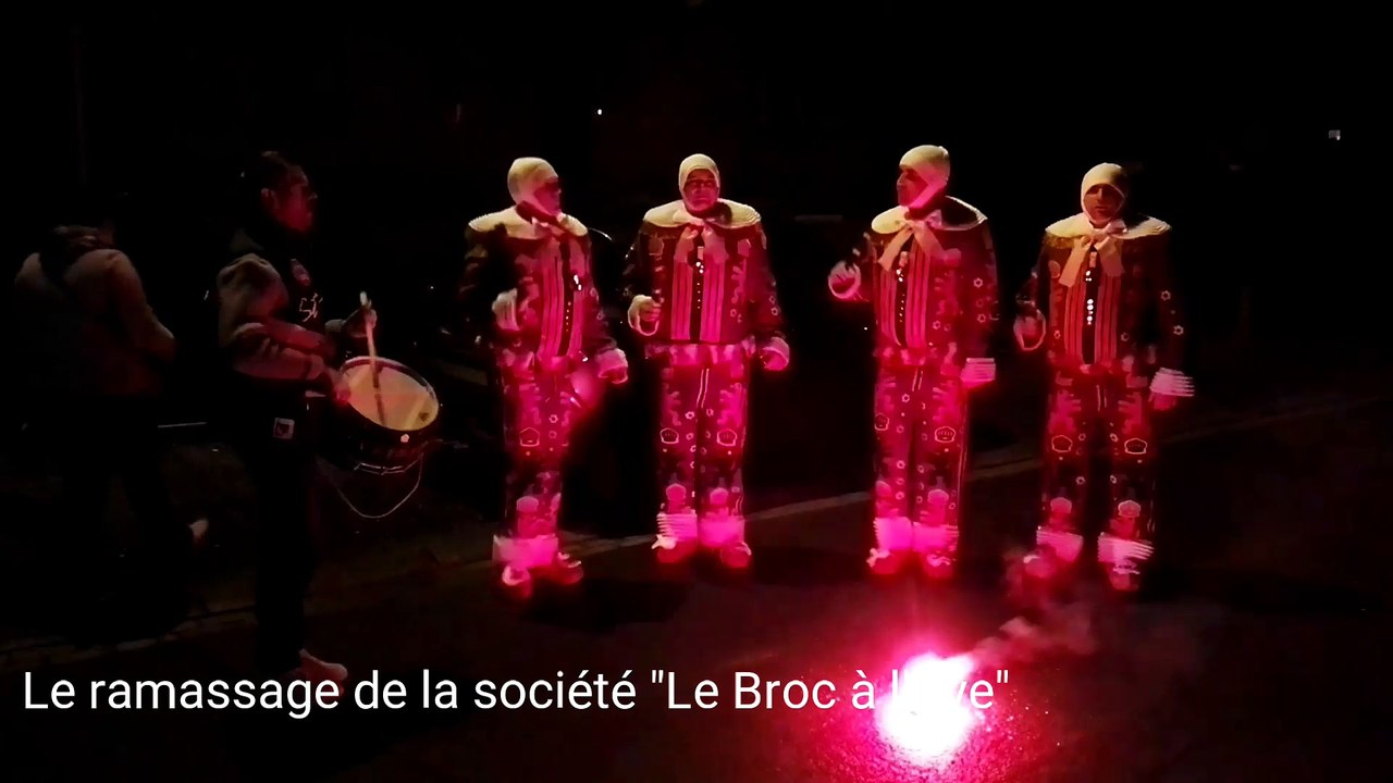Carnaval De Nivelles: Ramassage Broc À L'Aye
