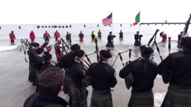 Kutup Dalışı Etkinliğinde Dondurucu Soğukta Göle Girdiler