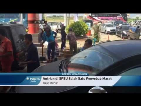 Antrian SPBU Sepanjang Jalur Pantura Brebes Menyebabkan Macet - NET12 04 Juli 2016