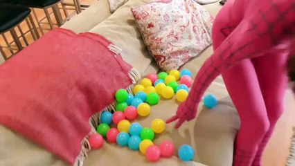 Spiderman and Spidergirl Bubble Gum Poo Prank Fun -