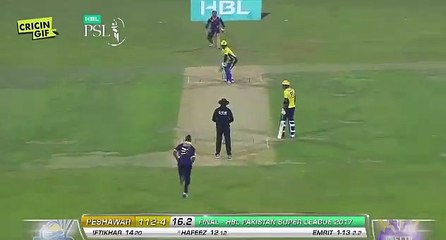 16.3 OUT! Rayad Emrit to Muhammad Hafeez Zalmi vs Gladiators PSL Final 2017