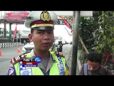 Padat Merayap, Polwan Bagikan Minum dan Permen - NET24