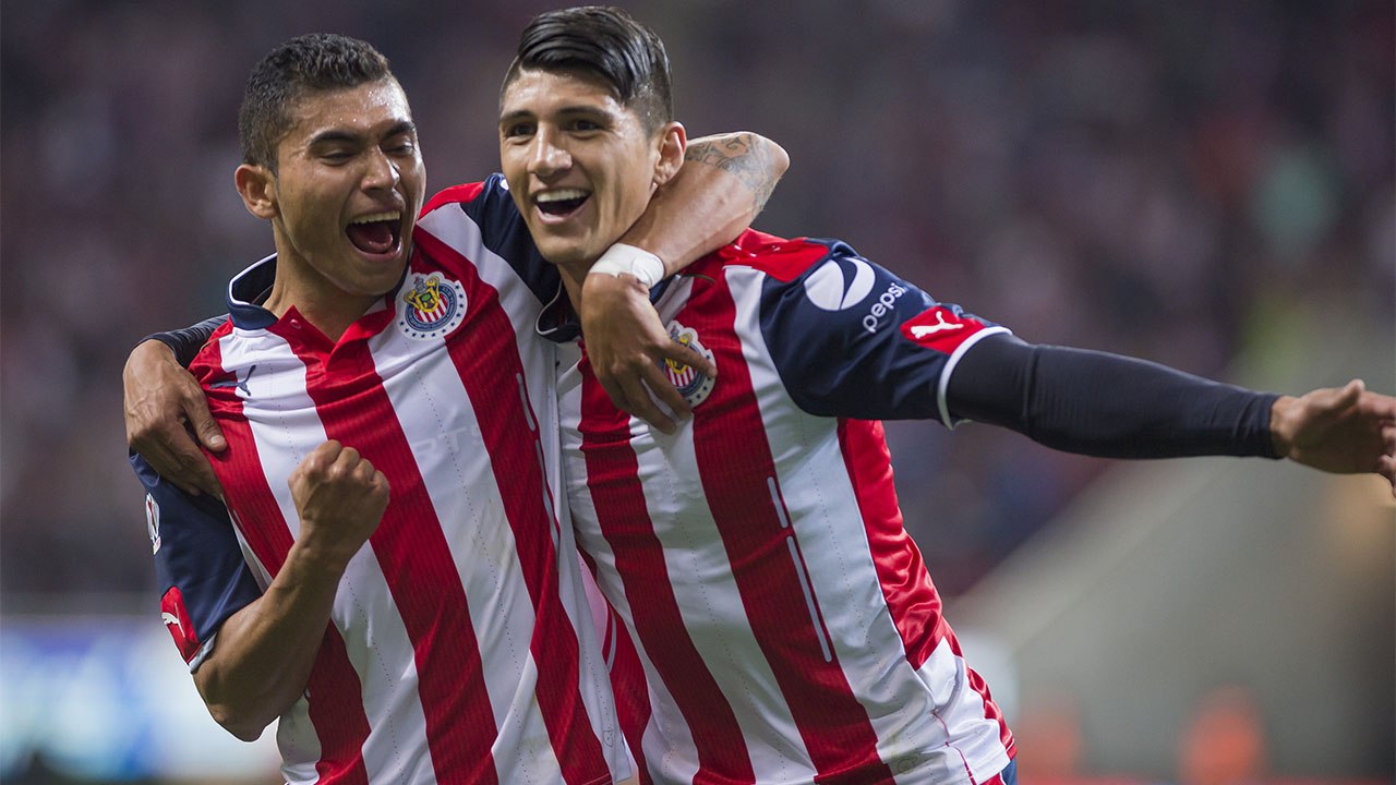 ¿Es Chivas digno líder del futbol mexicano?