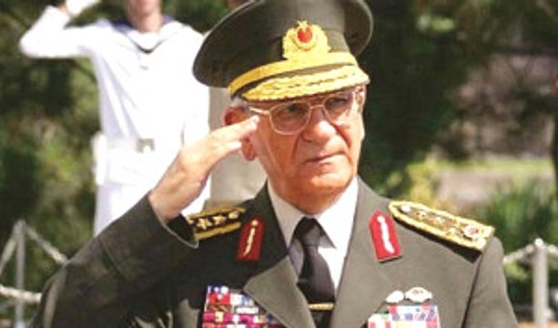 Eski Kara Kuvvetleri Komutanı, Gülen'in Dedesinin Heykelini Dikti