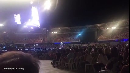 La chanteuse Adele confirme en plein concert, comme le disaient des rumeurs, qu'elle est mariée!