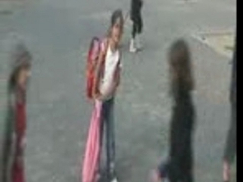 Alicia salé del colejio