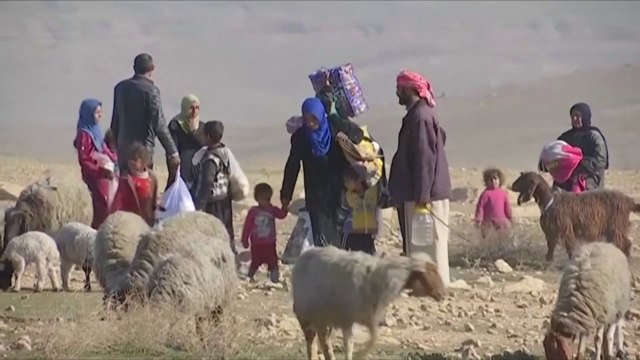 Iraqi forces push deeper into western Mosul as civilians flee