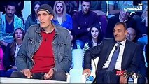 التونسي رضوان شربيب أطول رجل في العالم حتى سنة 2005 يتحدث عن المشاكل التي يعاني منها بسبب طول قامته