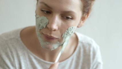 Treat Your Dry Winter Skin With a Tea Tree Oil Mask