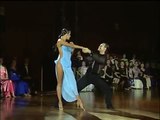 Ce couple de danses a mis le feu sur scène, mais la robe de la danseuse éblouit le public et les jurés