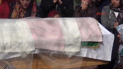 Kaldırımda Otomobilin Çarptığı Üniversiteli Burcu Son Yolculuğuna Uğurlandı