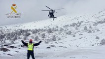 La Guardia Civil rescata a 12 excursionistas desorientados en el pico de Peñalara, Madrid