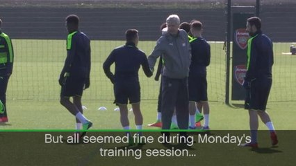 Sanchez shakes Wenger's hand at Arsenal training